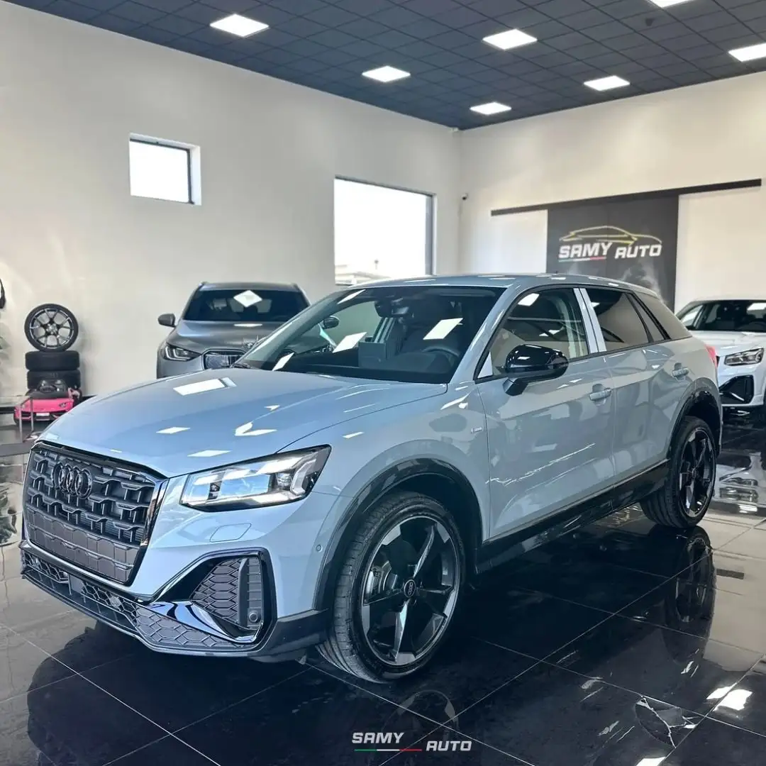 Audi Q2 30 2.0 tdi Identity Black Grigio - 2