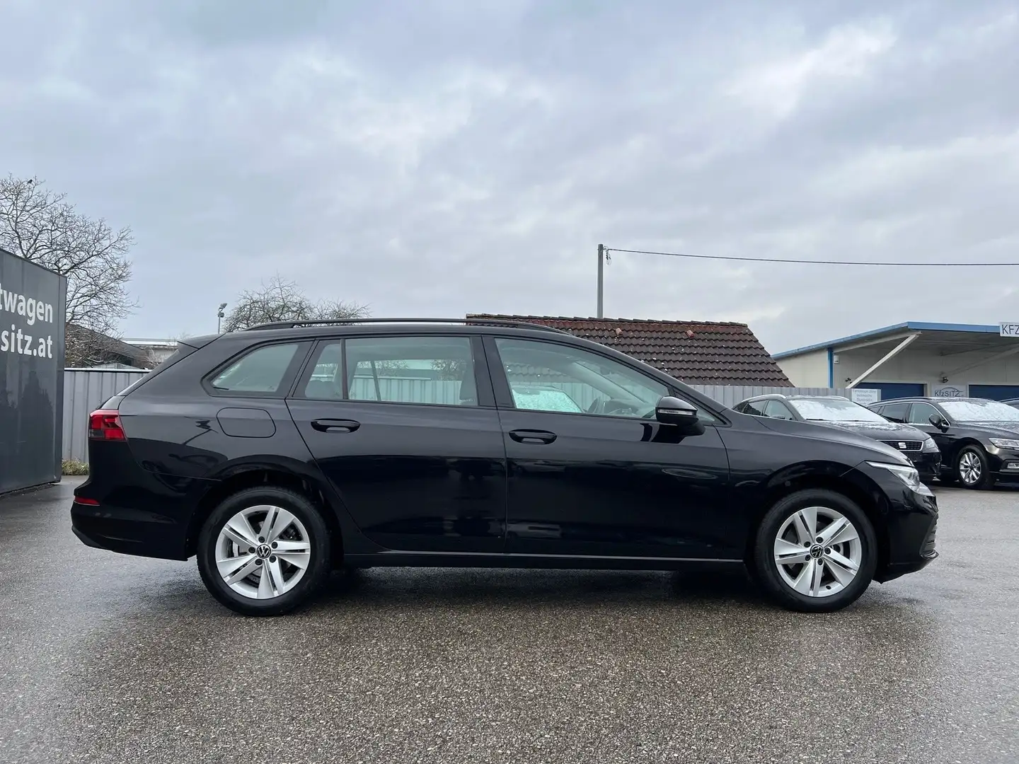 Volkswagen Golf Variant 1,0 eTSI Life DSG | ACC Schwarz - 2