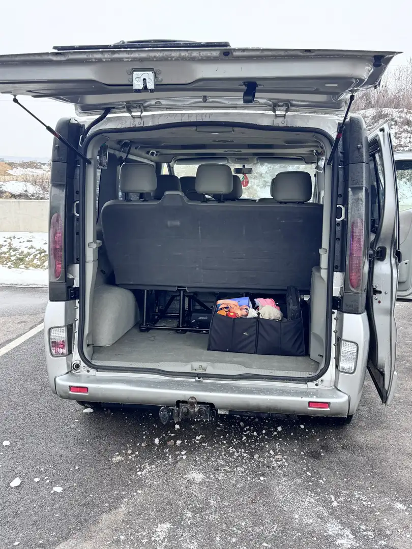 Opel Vivaro 2.5 CDTI L1H1 Life Edition Grau - 2