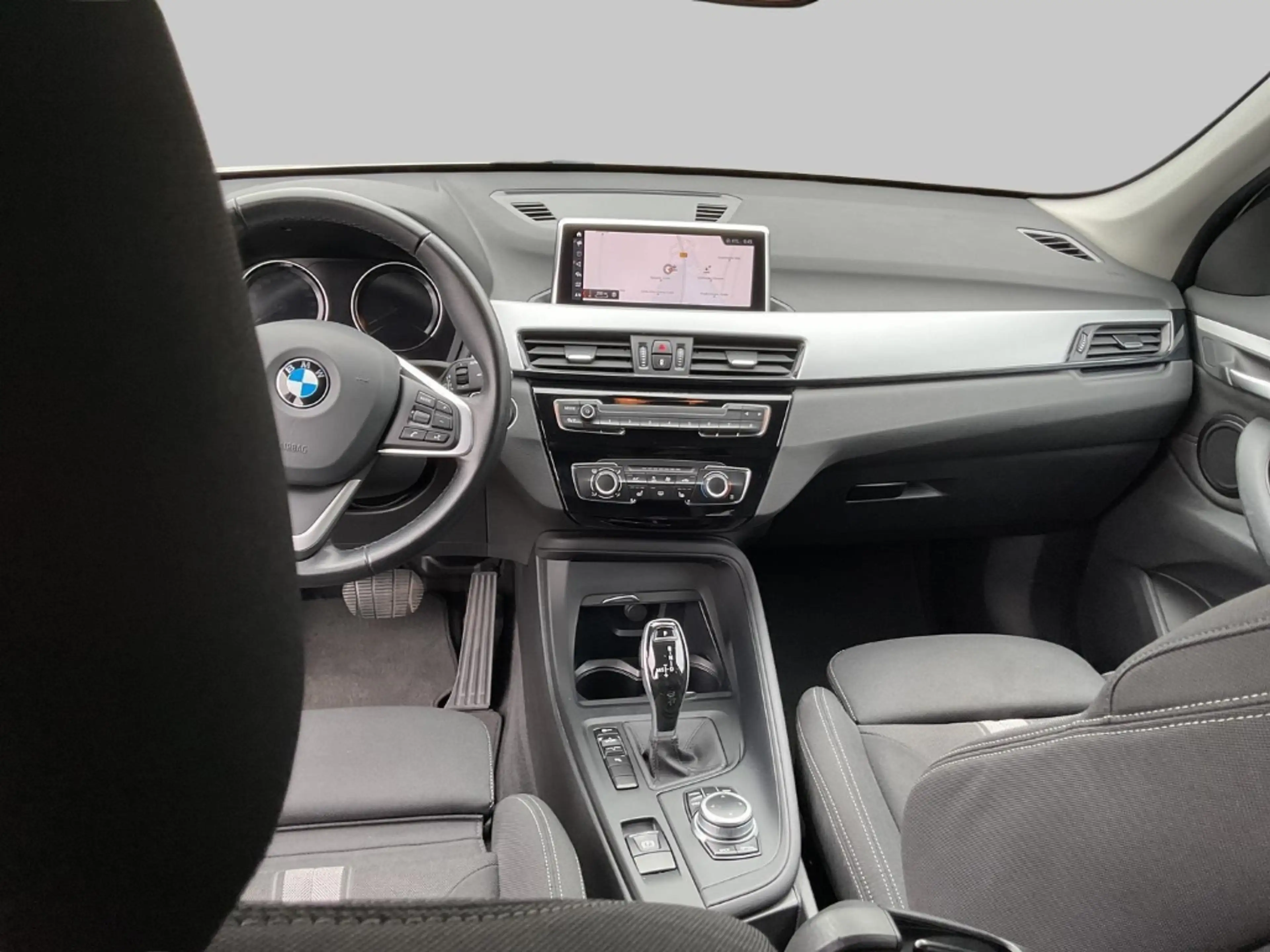 BMW X1 sDrive18d Aut Navi LED DAB SHZ PDC Klimaaut — photo 7