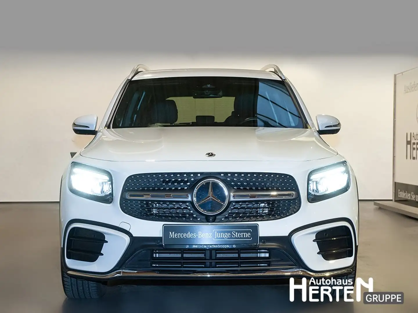 Mercedes-Benz GLB 220 4M AMG Line+DISTRONIC+AHK+360°+LED Weiß - 2