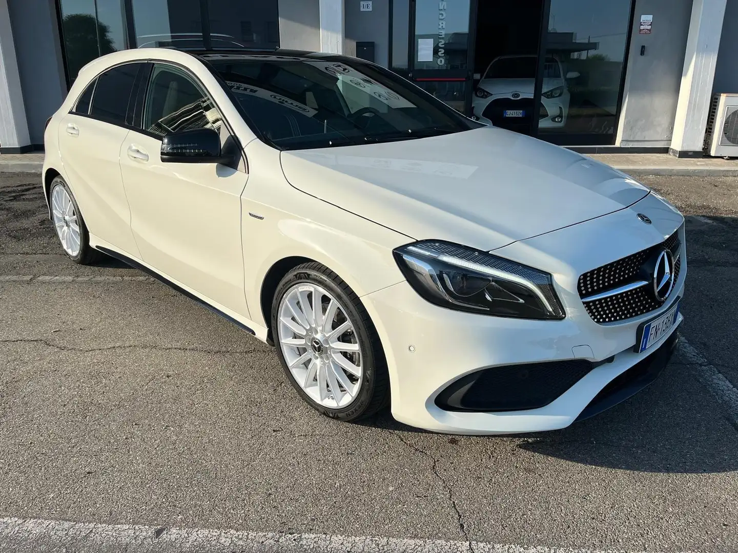 Mercedes-Benz A 200 Classe A - W176 d Sport Activity edition 4mat auto Bianco - 2