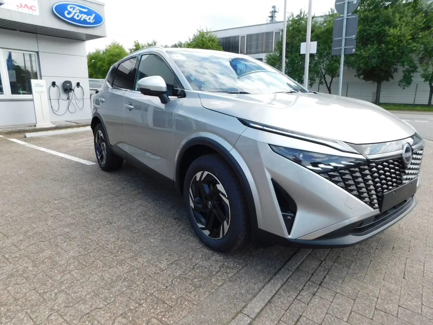Nissan Qashqai N-Connecta Autom. Navi 360° *FACELIFT* Silver - 1