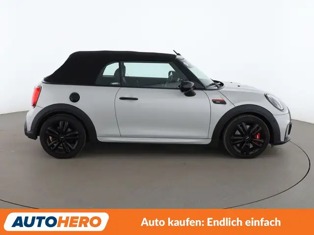 Mini Convertible view 7