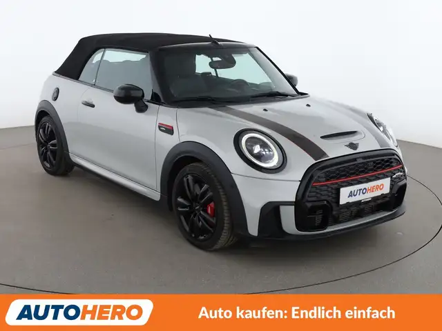 Mini Convertible view 8