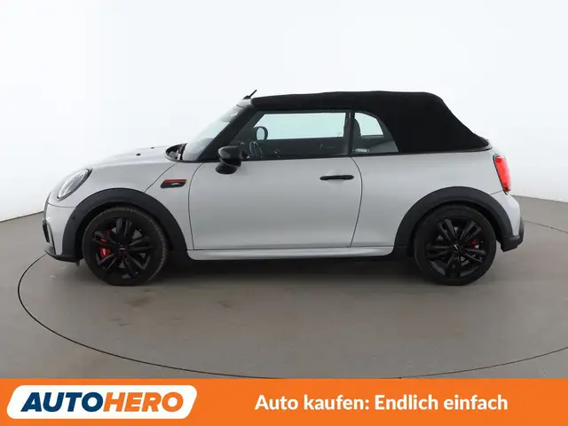 Mini Convertible view 3
