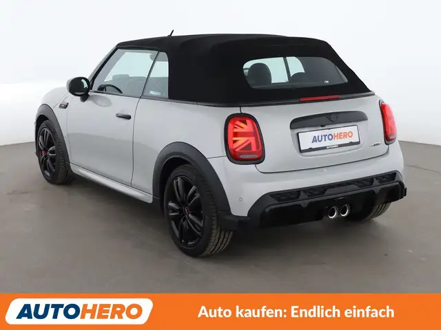 Mini Convertible view 4