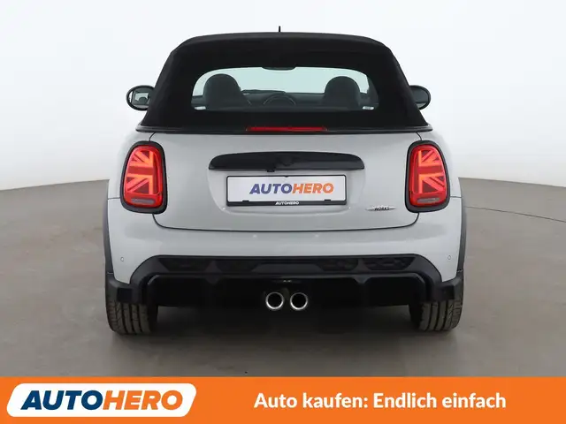 Mini Convertible view 5