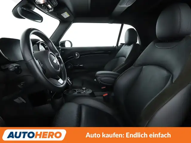 Mini Convertible view 10