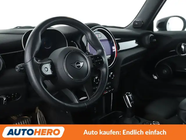 Mini Convertible view 11