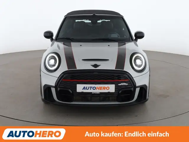 Mini Convertible view 9