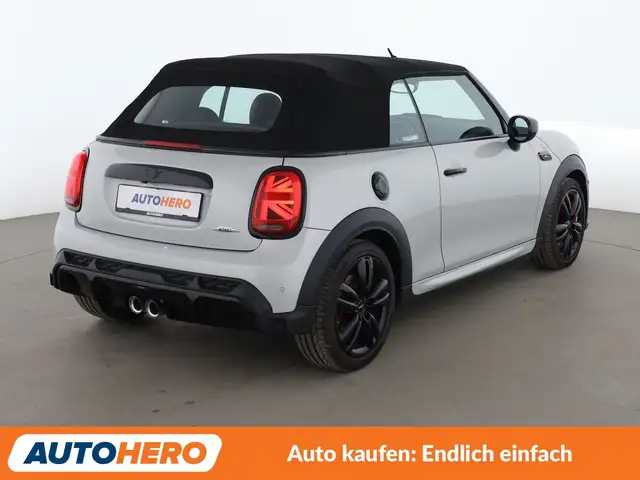 Mini Convertible view 6