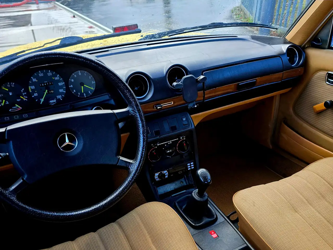 Mercedes-Benz 200 W 123, foto 6