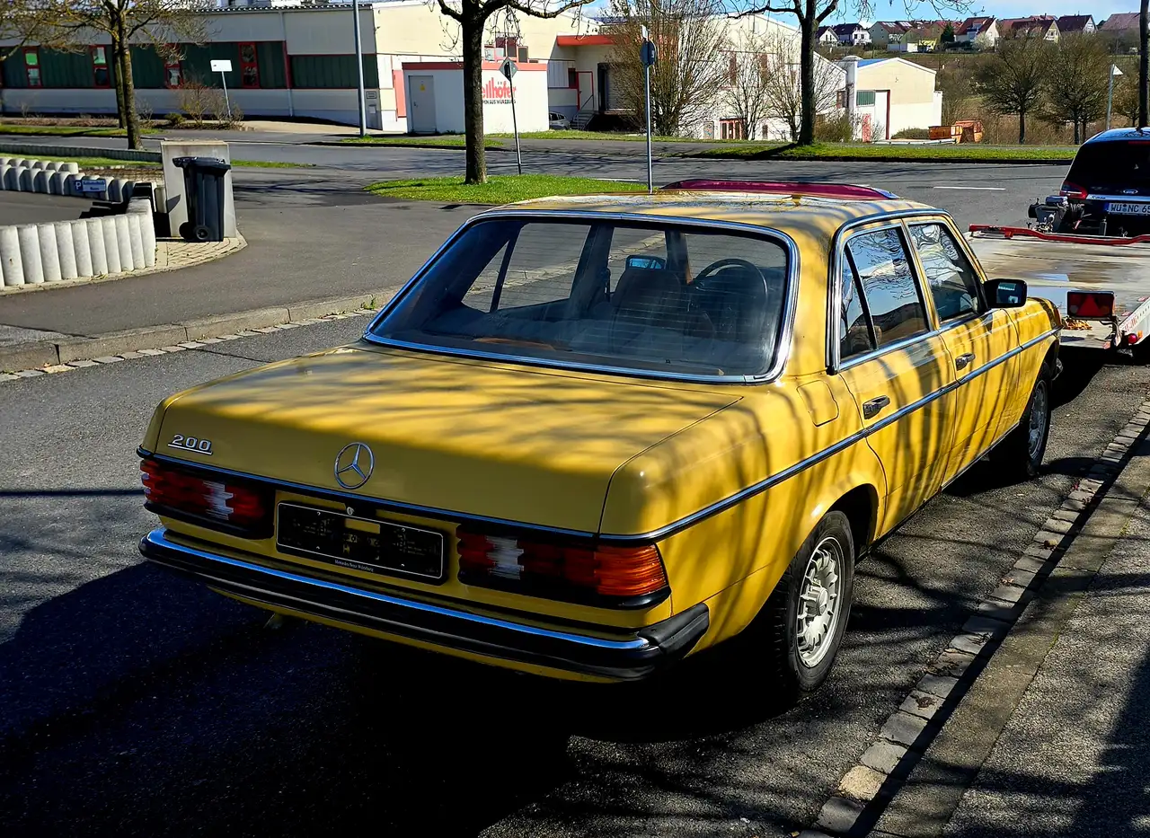 Mercedes-Benz 200 W 123, foto 3