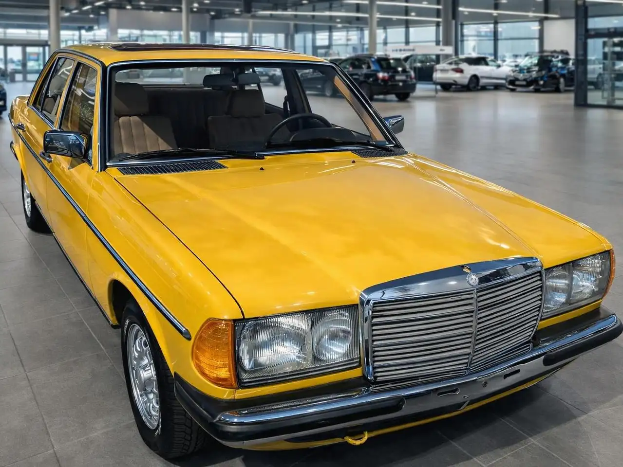 Mercedes-Benz 200 W 123, foto 2