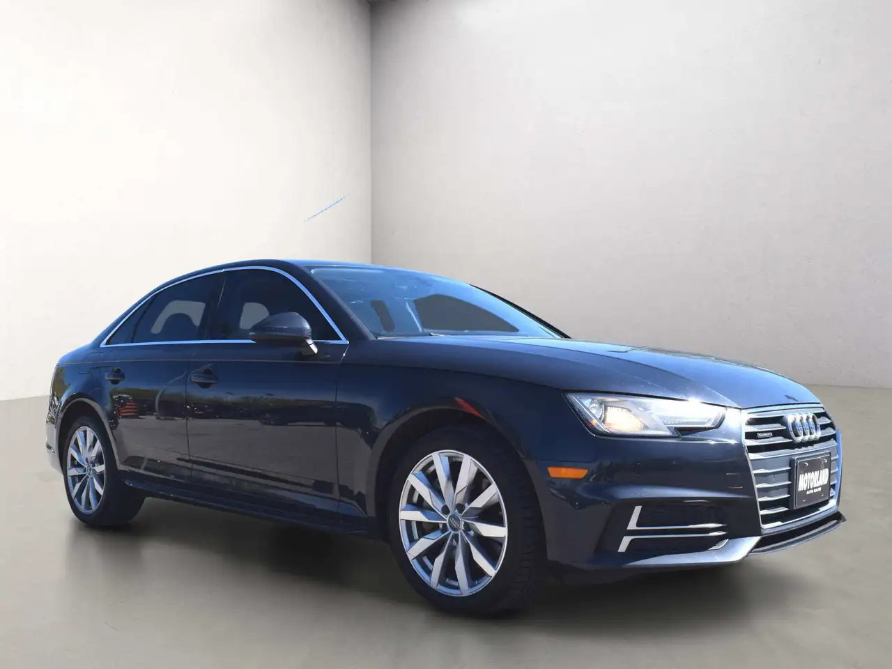 Audi A4 снимка Audi A4