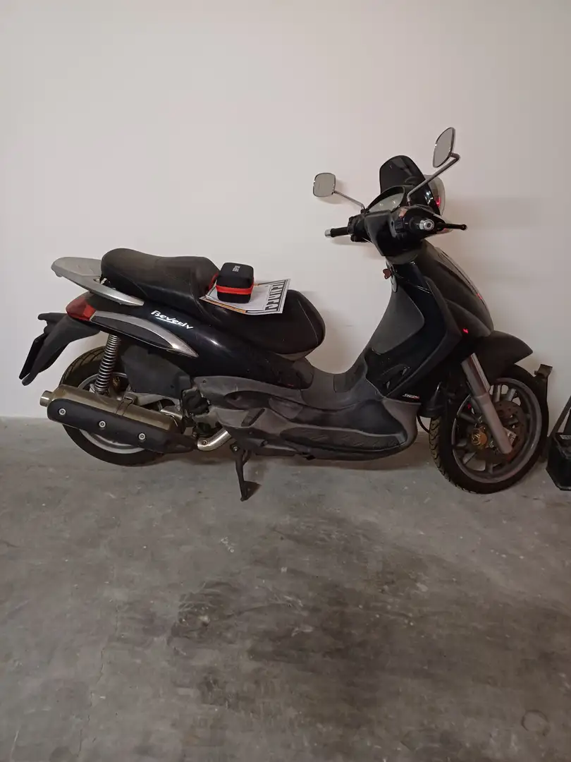 Piaggio Beverly 500 Negro - 1