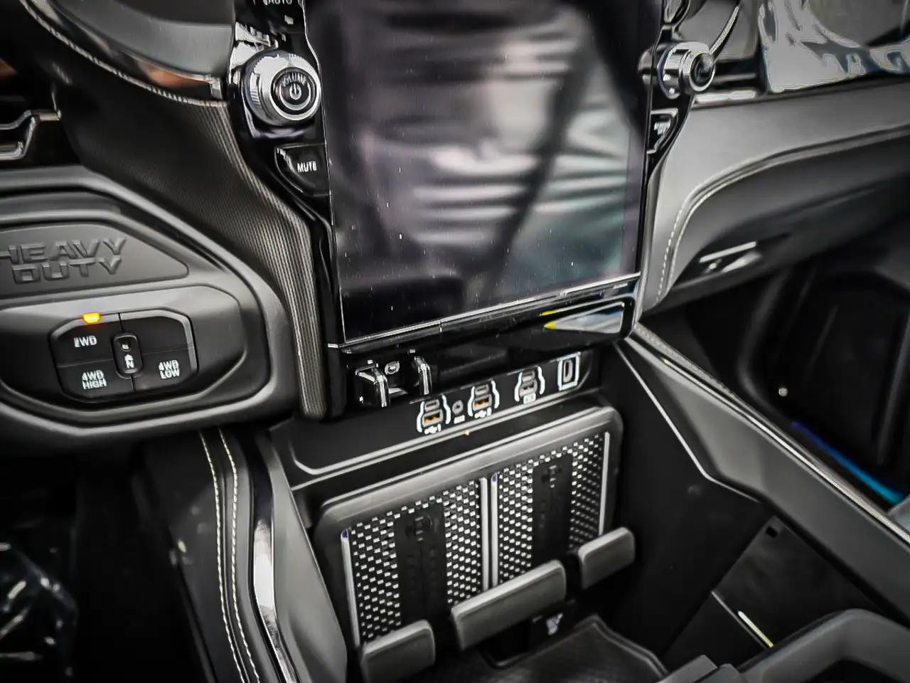 RAM 3500 снимка RAM 3500