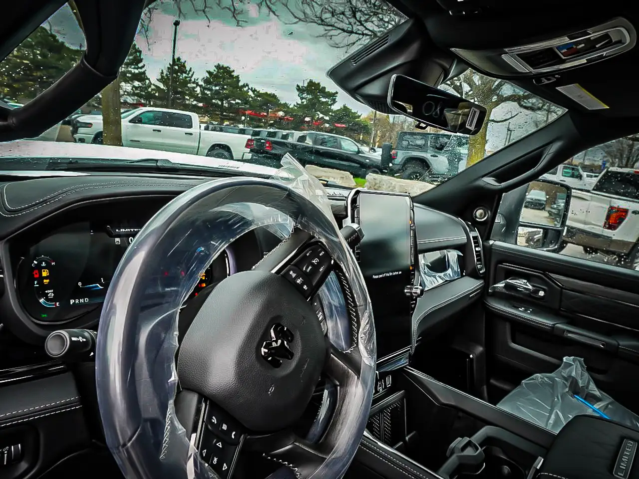 RAM 3500 снимка RAM 3500