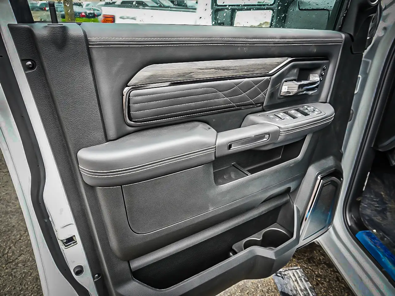 RAM 3500 снимка RAM 3500