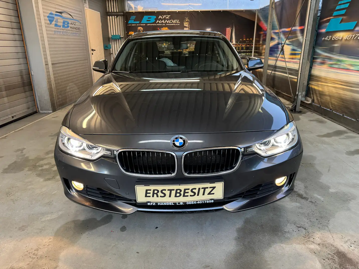 BMW 320 320 i xDrive Grau - 2
