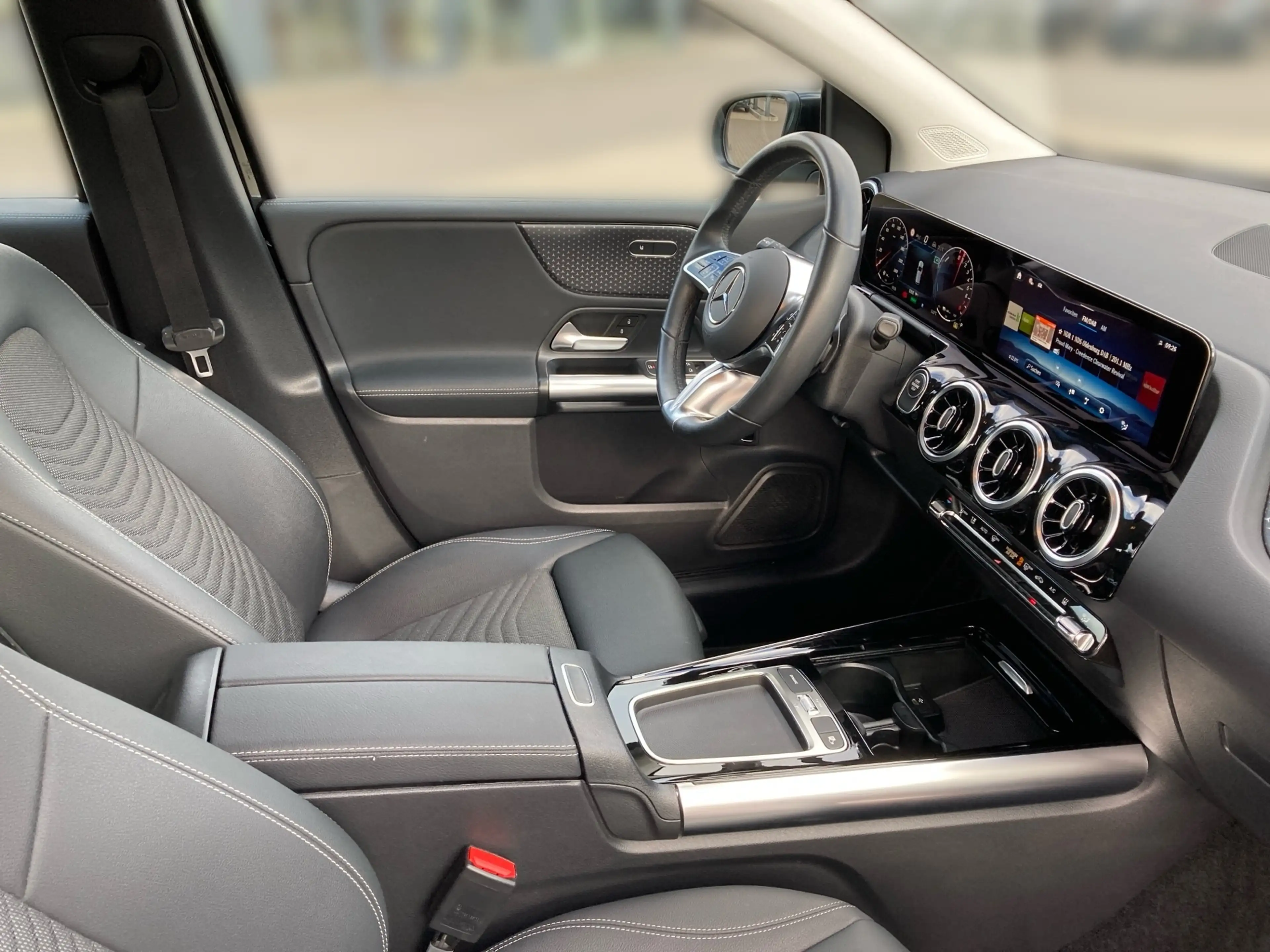 Mercedes-Benz B 250 e Progressive Adv+AHK+Navi+LED+Distr.+Kam — photo 12