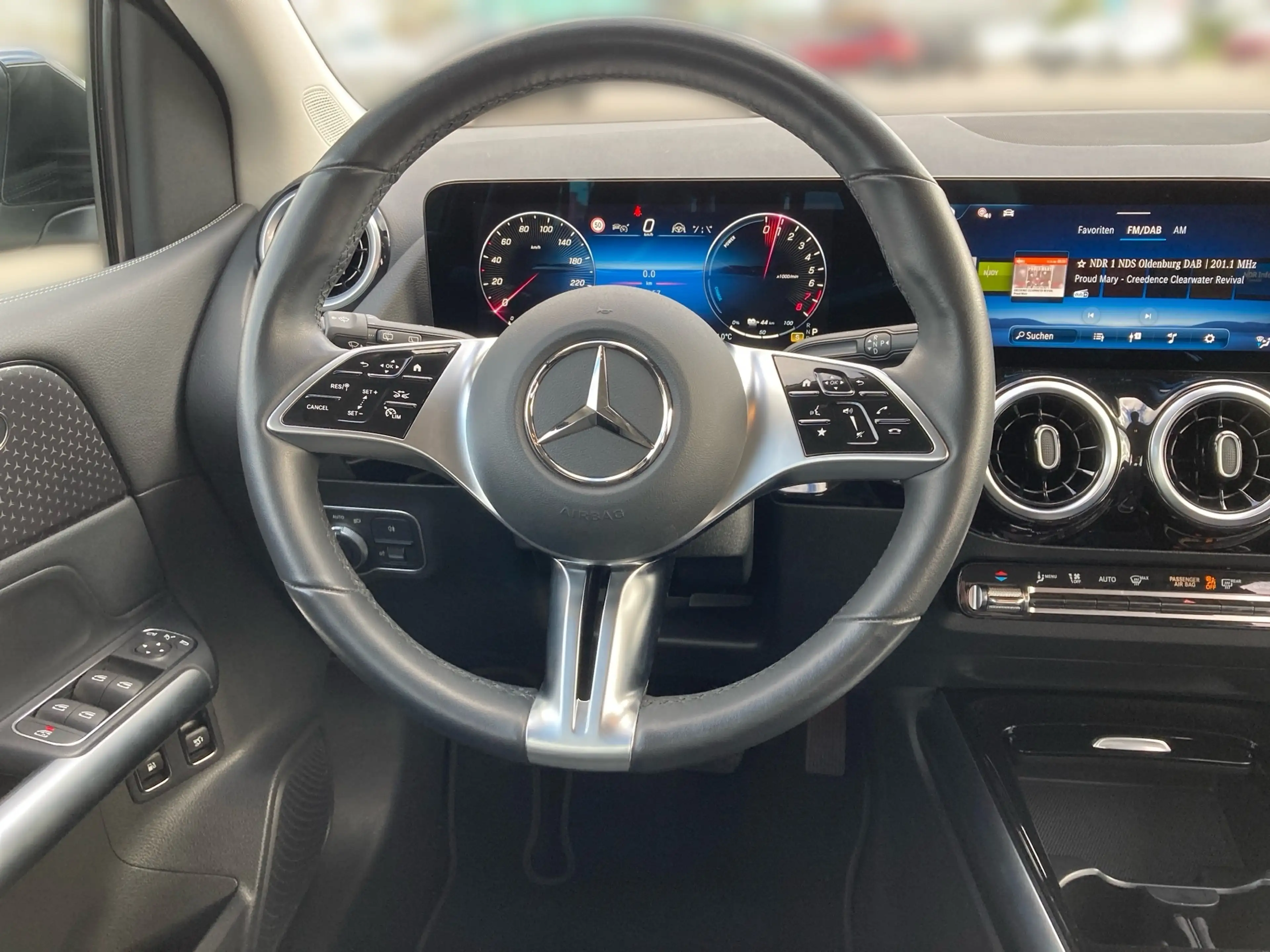 Mercedes-Benz B 250 e Progressive Adv+AHK+Navi+LED+Distr.+Kam — photo 11