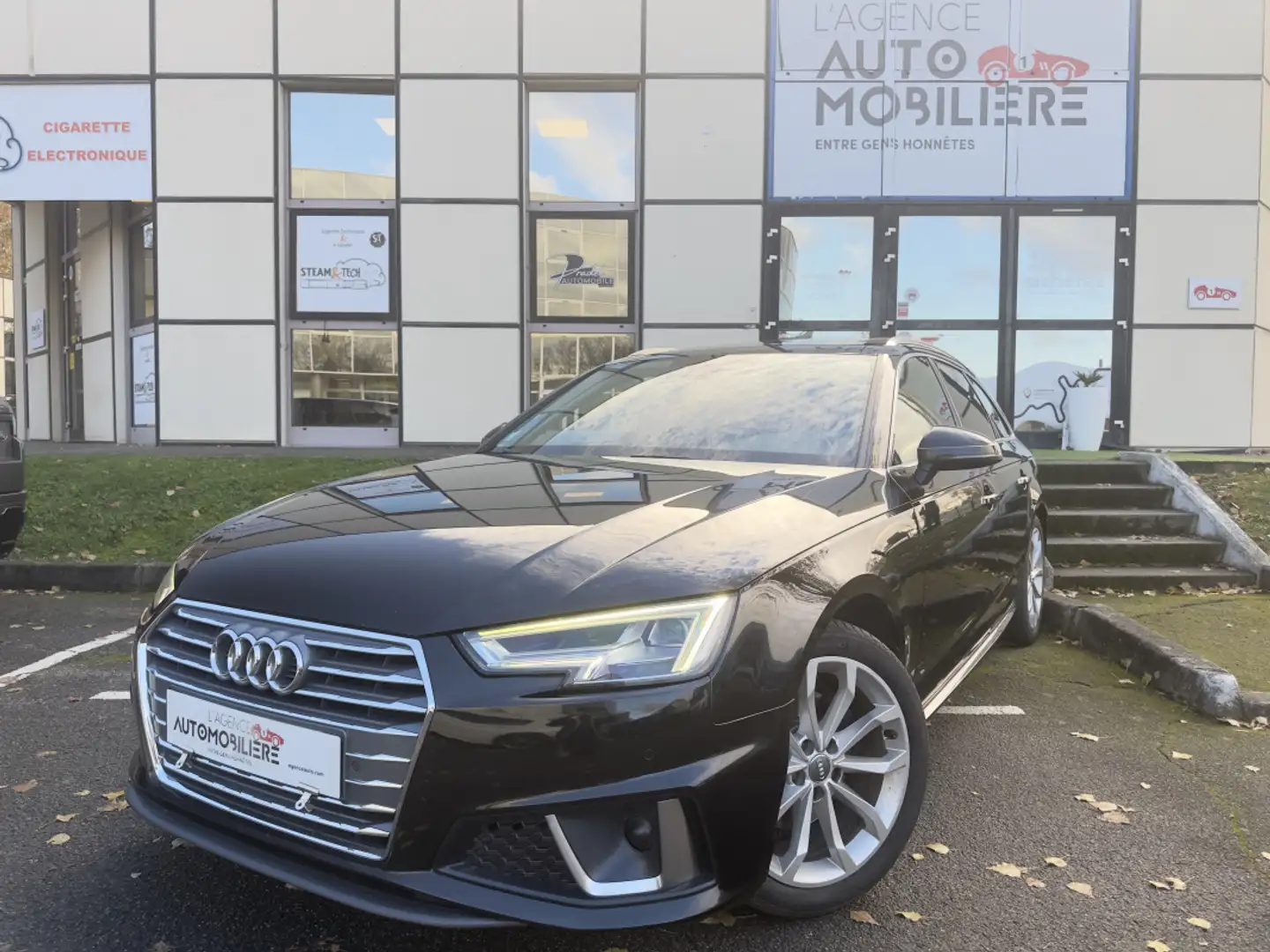 Audi A4 allroad 35 TDI 150CH S TRONIC DESIGN LUXE PACK SLINE ATTEL Noir - 1