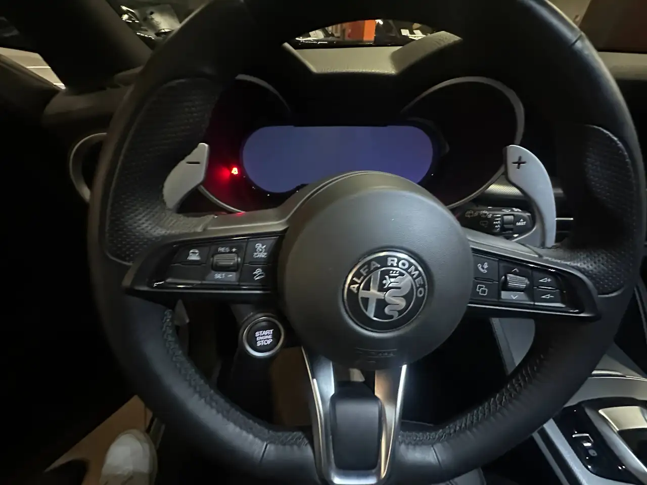 Alfa Romeo Stelvio 2025 — фото 12