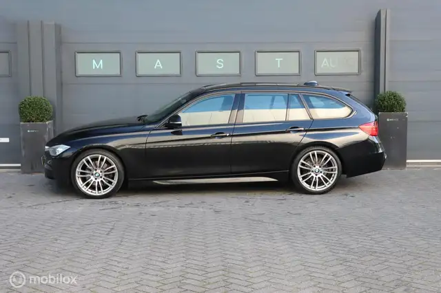 BMW 3 Series view 13