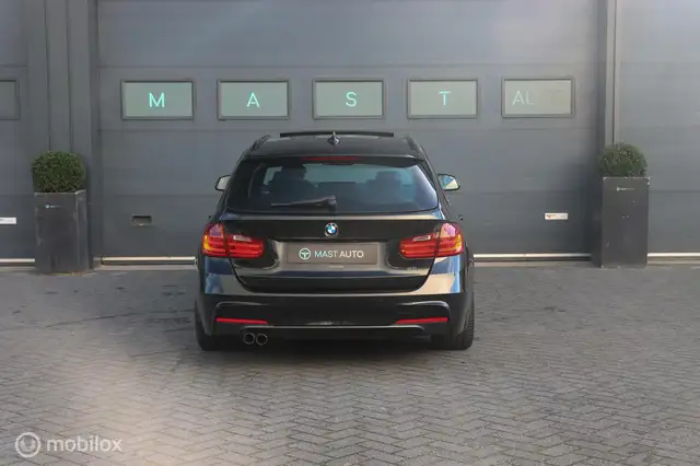 BMW 3 Series view 9