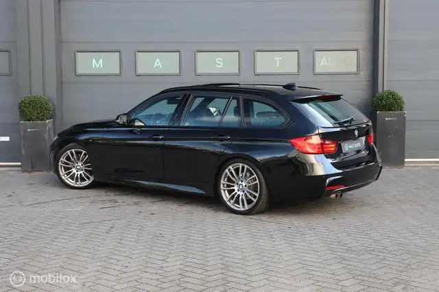 BMW 3 Series view 12
