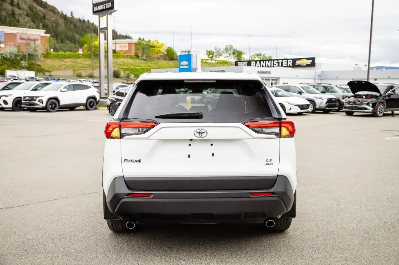 Toyota RAV 4 снимка Toyota RAV 4