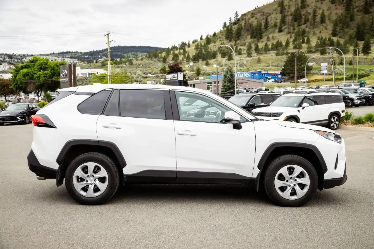 Toyota RAV 4 снимка Toyota RAV 4