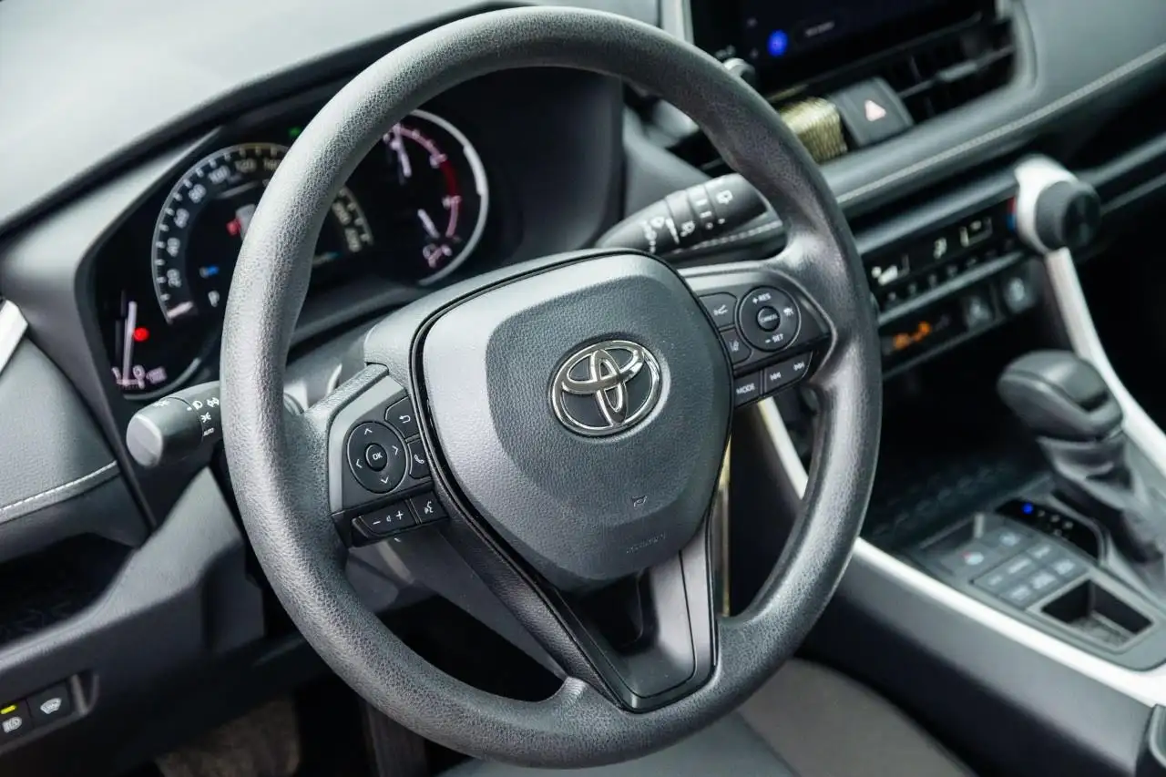Toyota RAV 4 снимка Toyota RAV 4