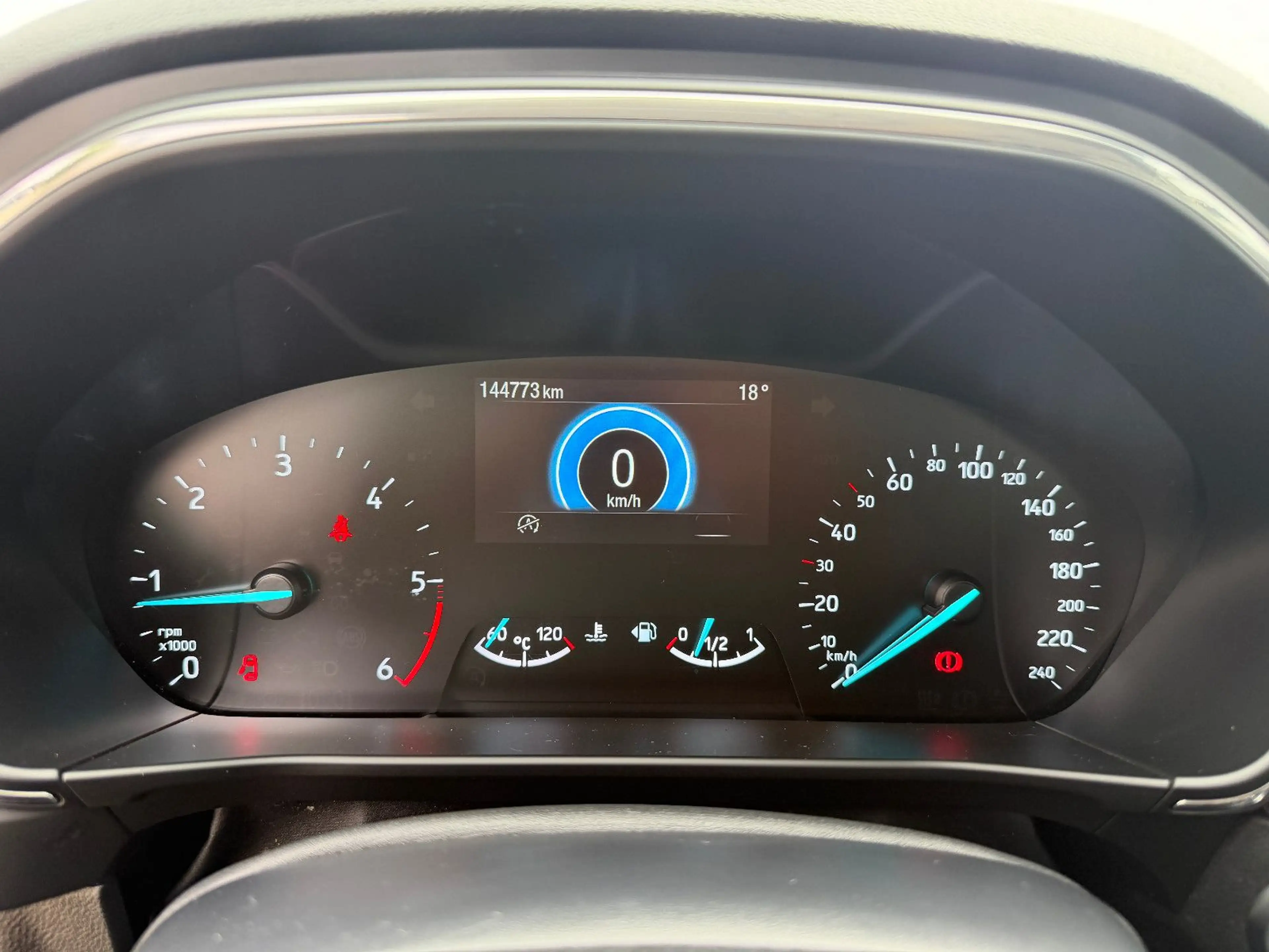 Ford Focus 1.5 TDCi Titanium Navi Tempomat SH PDC AHK — photo 13