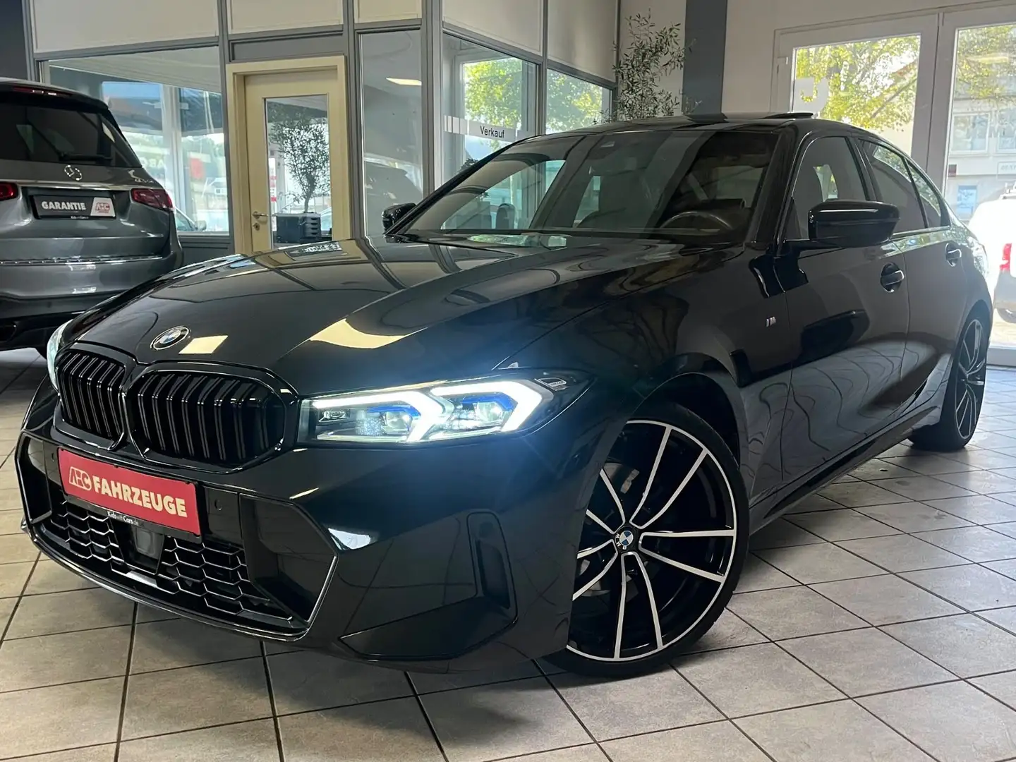 BMW 320 d M Sport LCI / Garantie / LED / Schiebedach Schwarz - 1