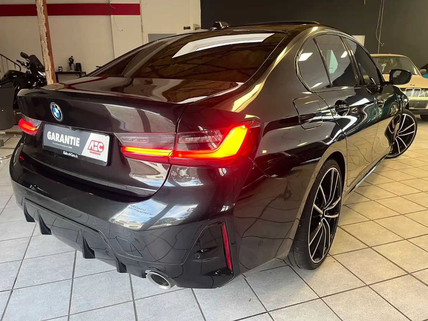 BMW 320 d M Sport LCI / Garantie / LED / Schiebedach Schwarz - 2