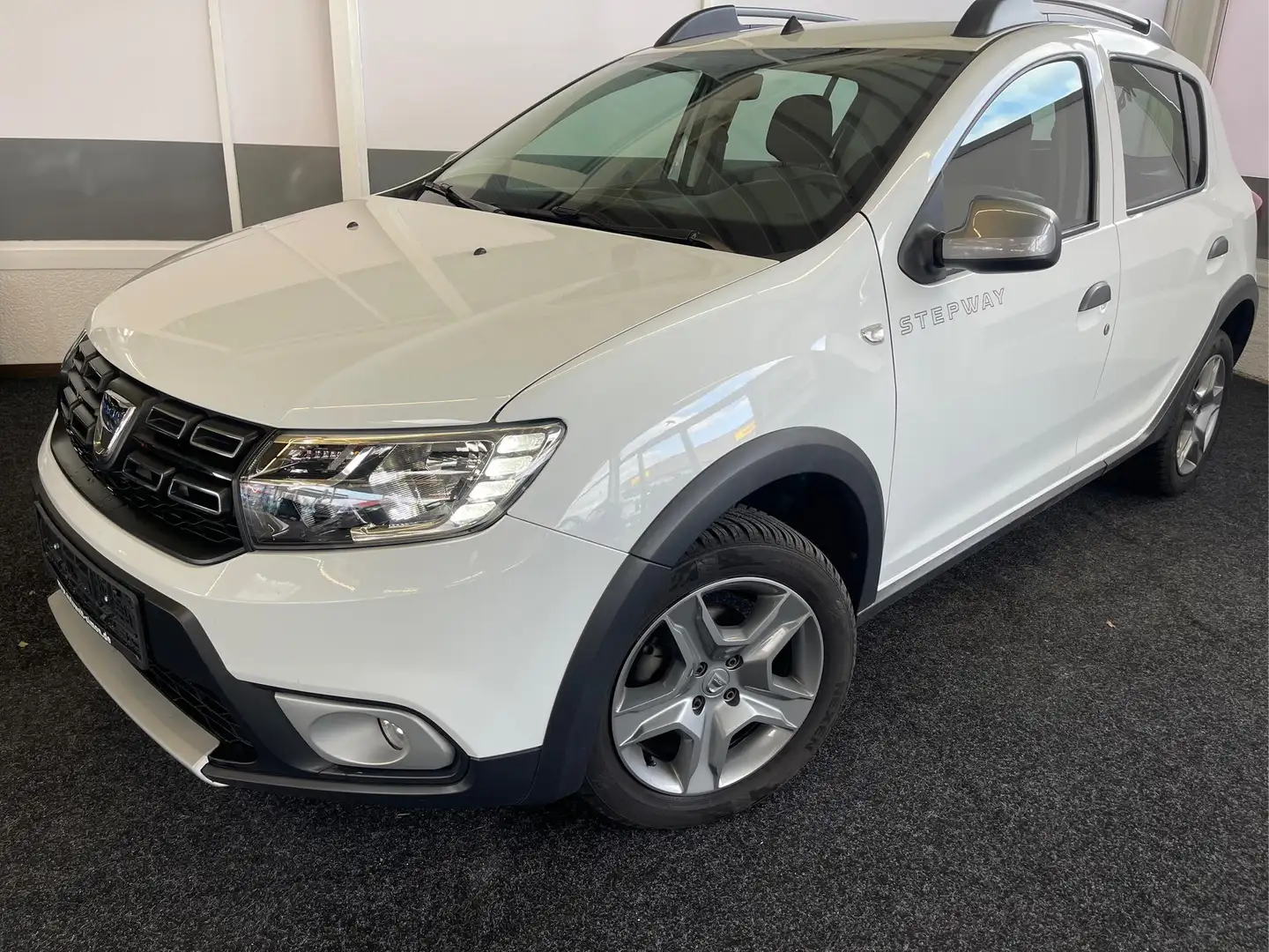 Dacia Sandero Stepway Prestige Automatik- NAVI -KLIMAAUTOMATI... Weiß - 1