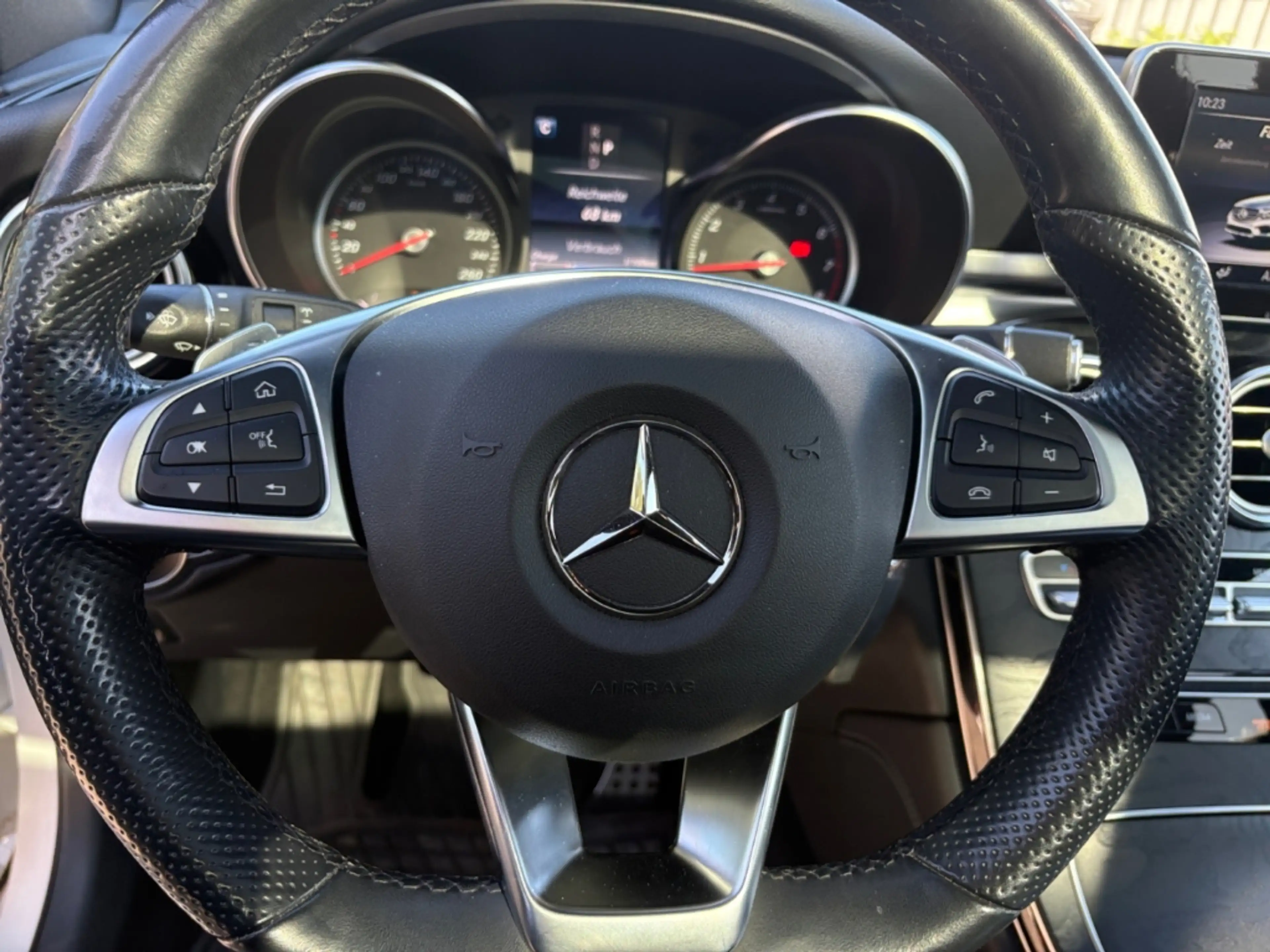 Mercedes-Benz GLC 250 4Matic Edition 1 — photo 13