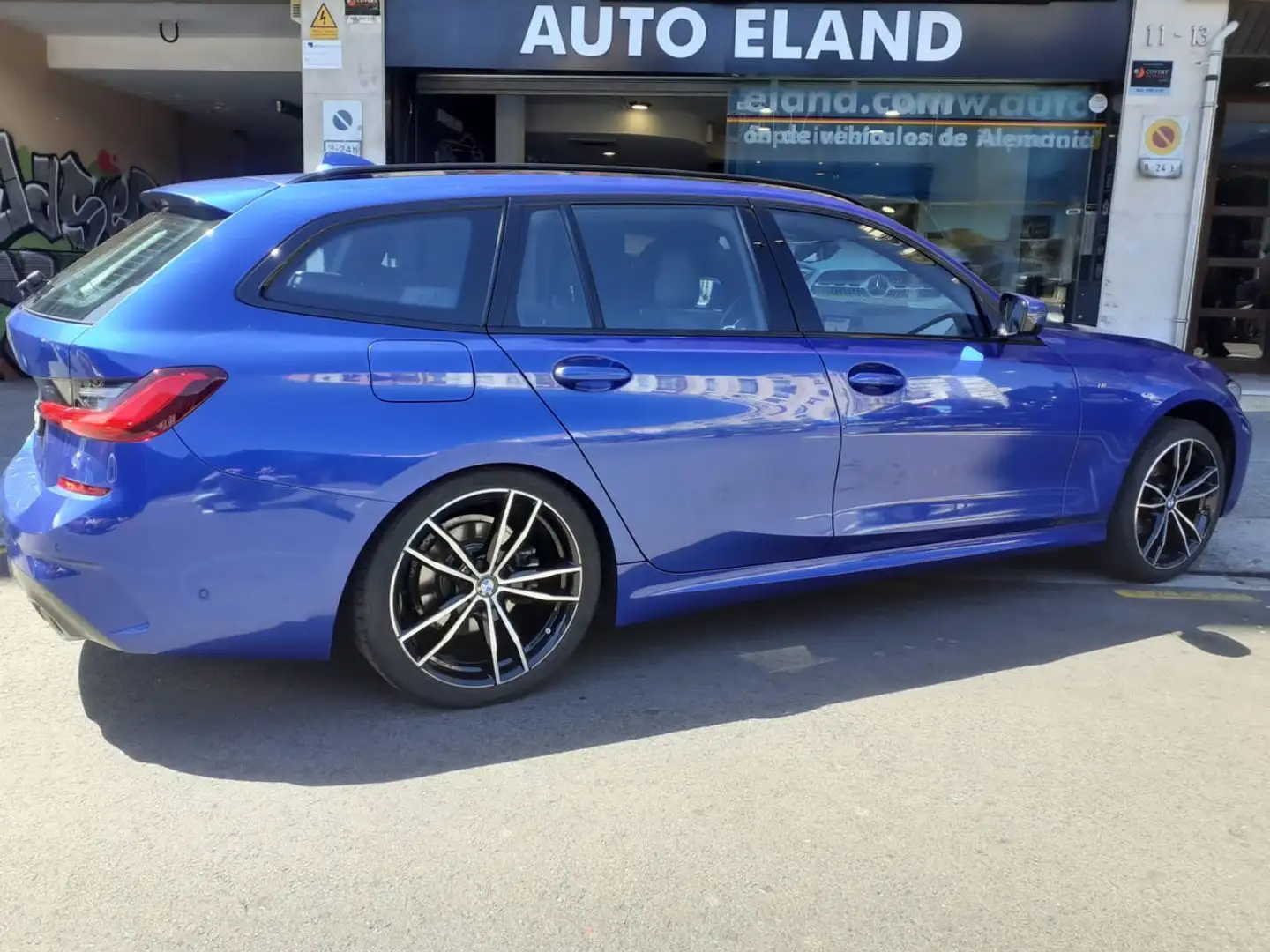 BMW 320 320dA Touring xDrive Azul - 1