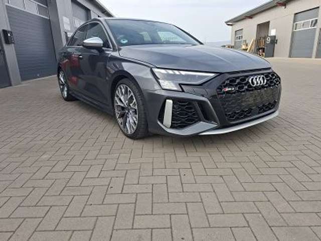 Audi RS3 Lim. 2.5 TFSI quattro Traum mit Garantie