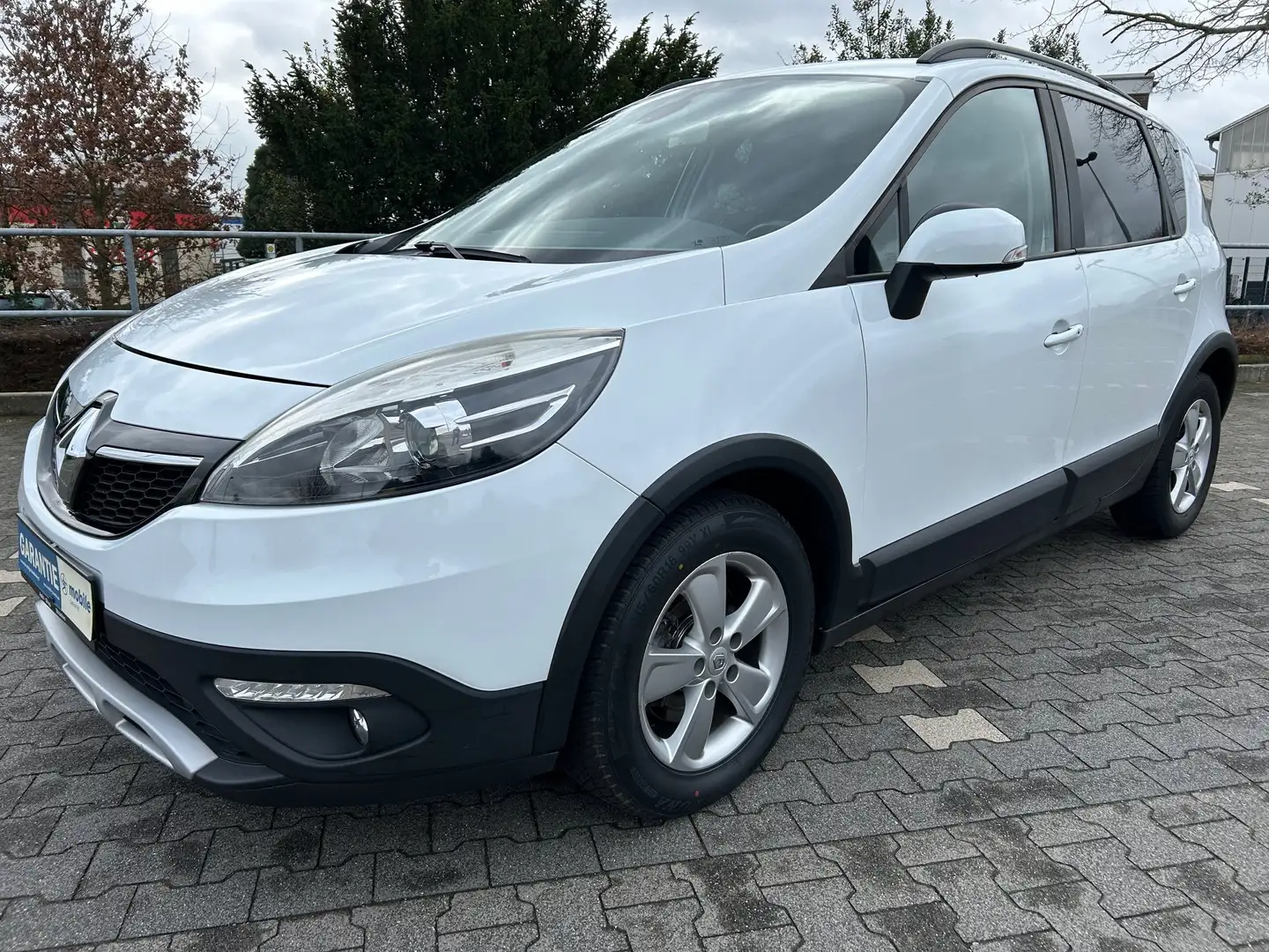 Renault Scenic Scenic Energy TCe 115*PDC*NAVI*TEMPOMAT*BLUETOOTH Weiß - 1