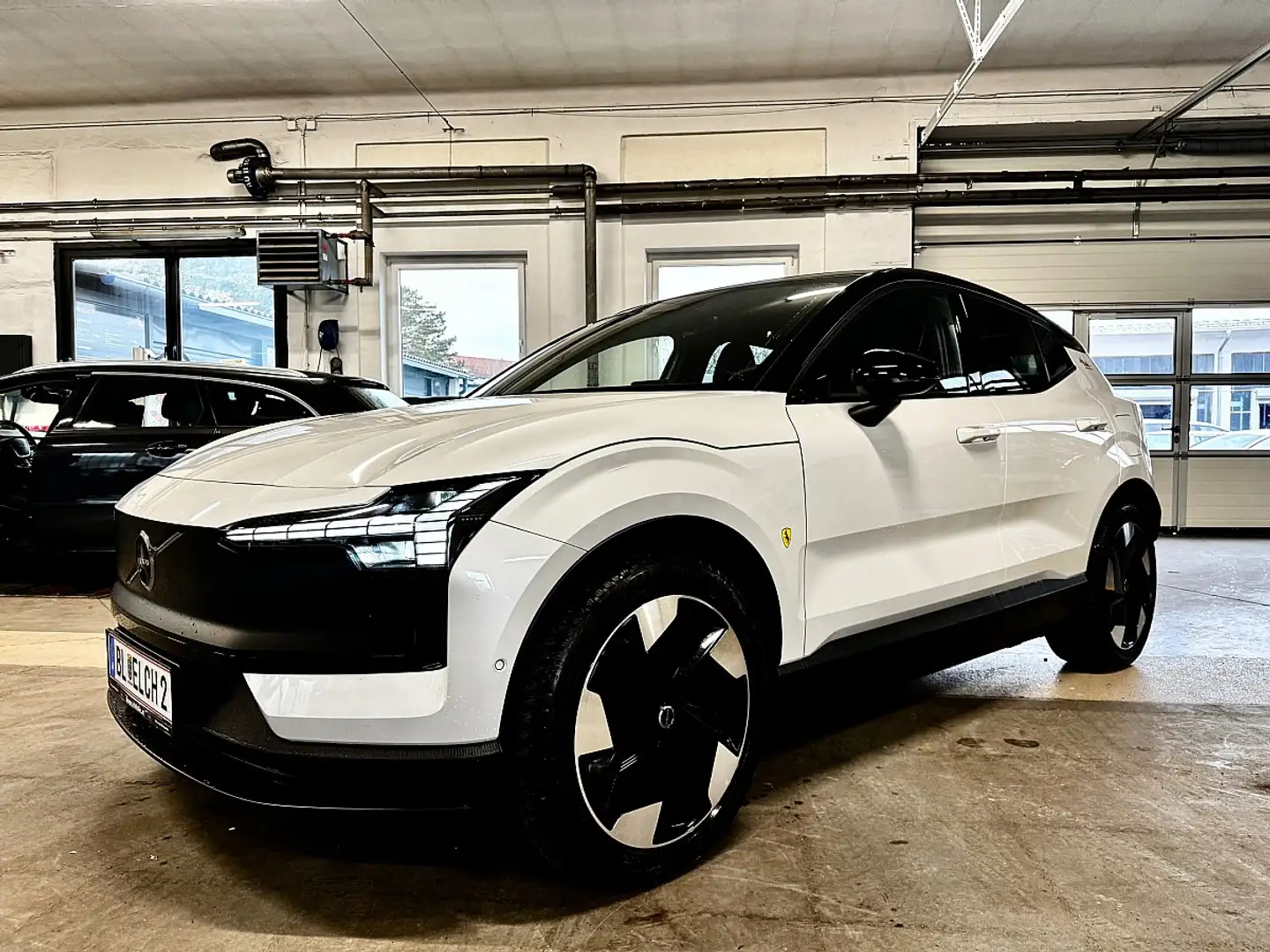 Volvo EX30 Twin Motor Performance AWD 69kWh Ultra Weiß - 2