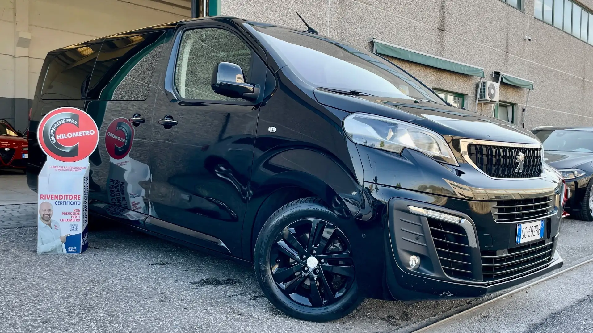 Peugeot Traveller PEUGEOT TRAVELLER 2.0 BLUEHDI LONG BUSINESS VIP 17 Negro - 1