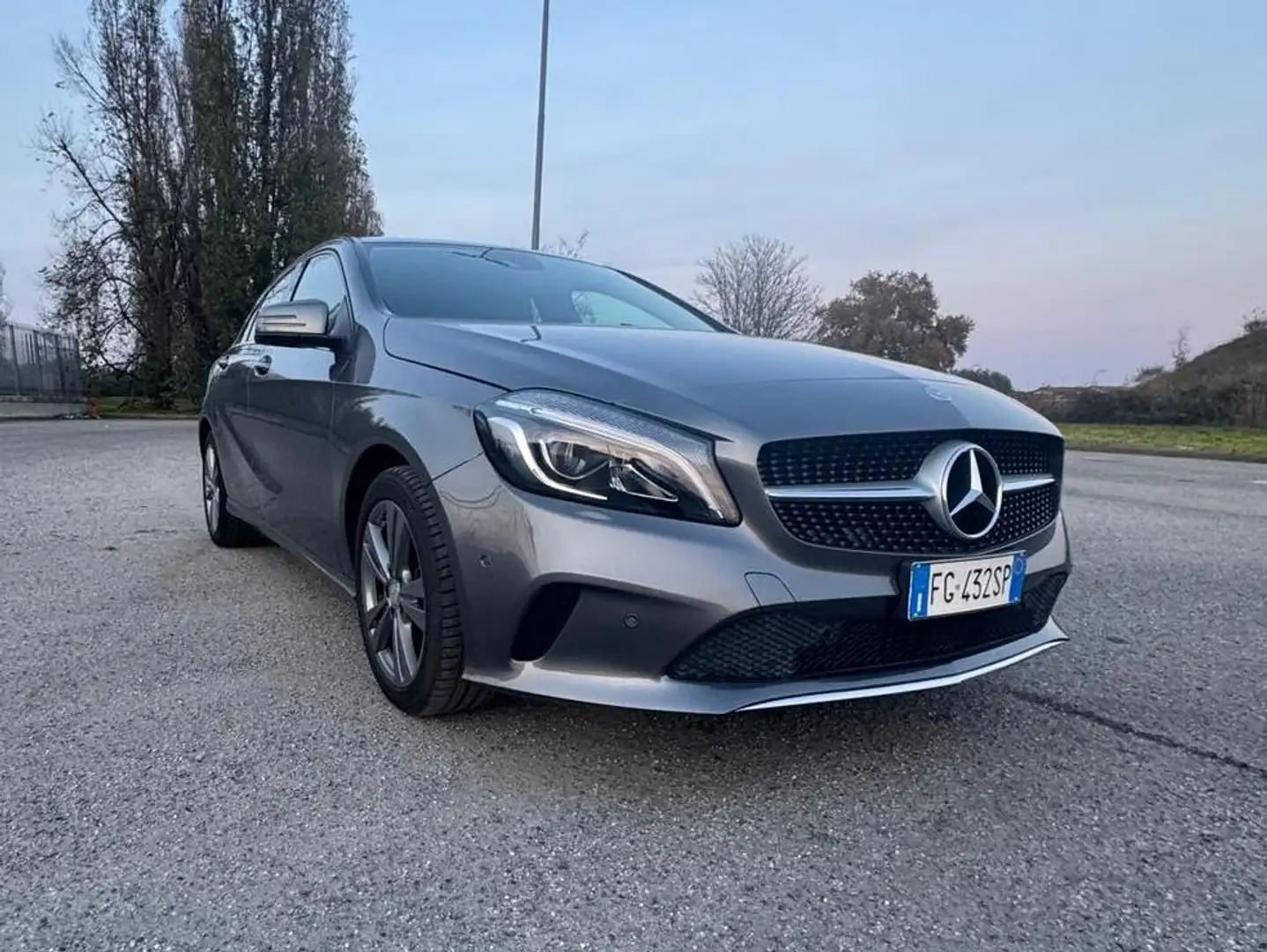 Mercedes-Benz A 200 d Premium - 1