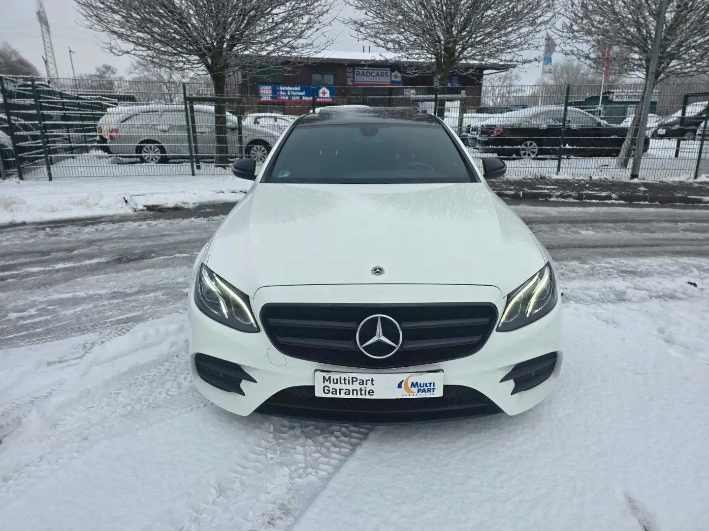 Mercedes-Benz E 220 E Limousine E 220 d-NAVI-EURO6-TÜV NEU Weiß - 2