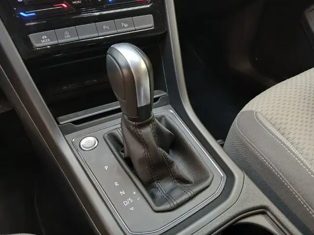 Volkswagen Touran view 16