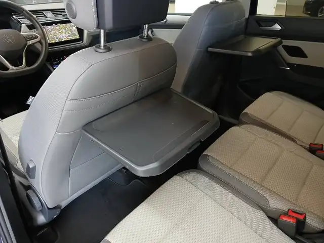 Volkswagen Touran view 18