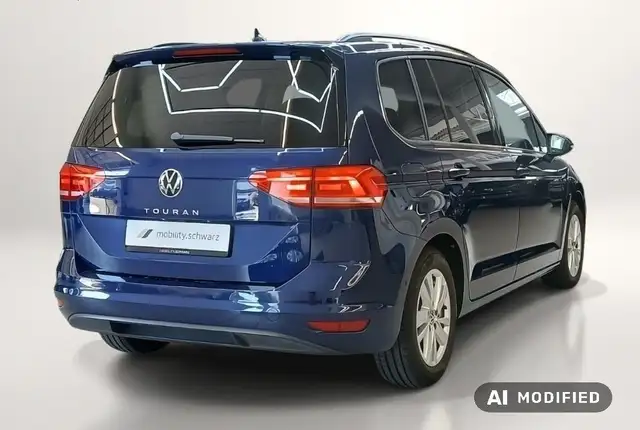 Volkswagen Touran view 2